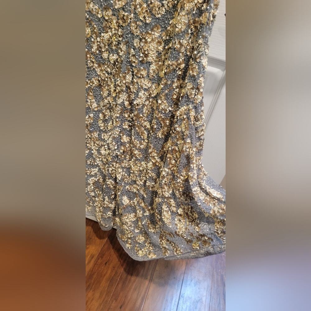 Mac duggal LONG SLEEVE EMBELLISHED GOWN in size 4 NWOT. - Picture 6 of 11